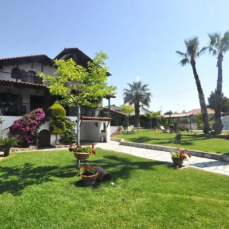 Palm Nest With Private Pool In Chalkidiki بيت للعطل