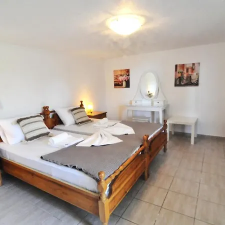 Palm Nest With Private Pool In Chalkidiki