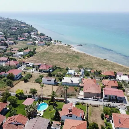 Palm Nest With Private Pool In Chalkidiki Holiday home