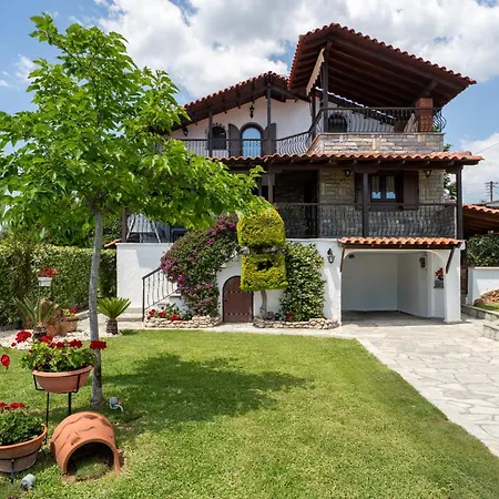 Palm Nest With Private Pool In Chalkidiki *