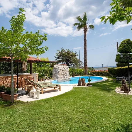 Palm Nest With Private Pool In Chalkidiki Holiday home Vergia