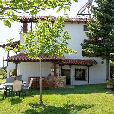 Palm Nest With Private Pool In Chalkidiki Vergia
