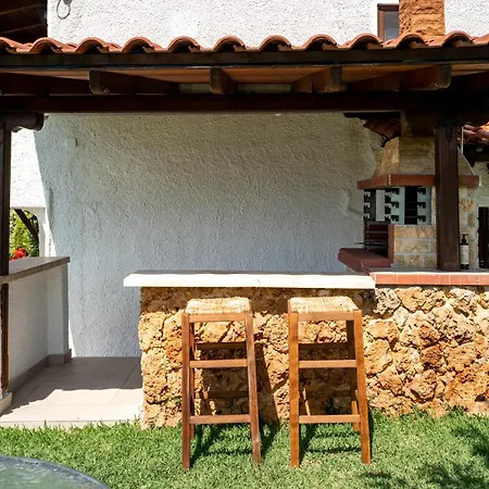 Palm Nest With Private Pool In Chalkidiki