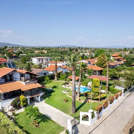 Palm Nest With Private Pool In Chalkidiki 펜션