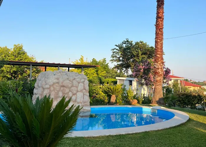 Palm Nest With Private Pool In Chalkidiki Prázdninový dům Vergia