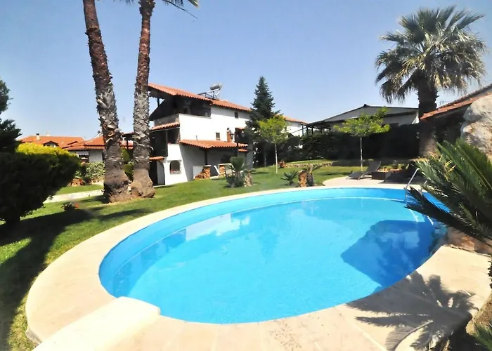 Palm Nest With Private Pool In Chalkidiki