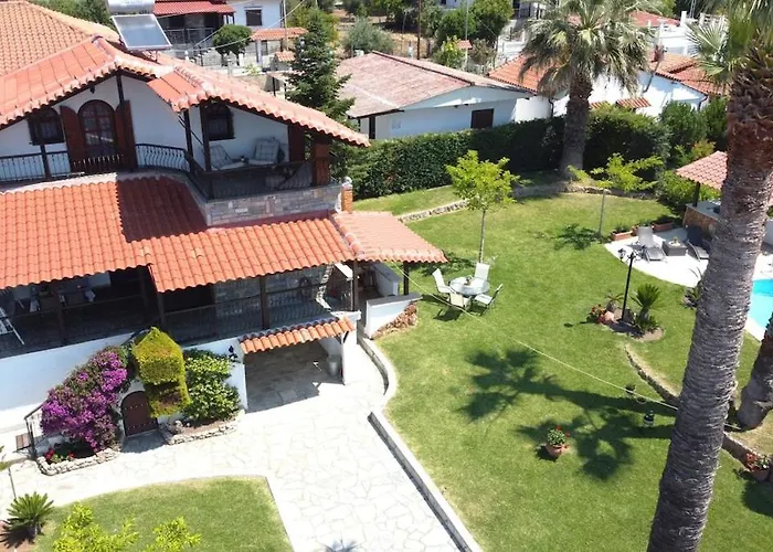 Palm Nest With Private Pool In Chalkidiki Vergia