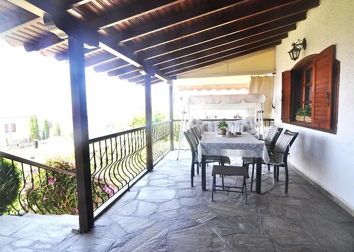 Palm Nest With Private Pool In Chalkidiki Vergia
